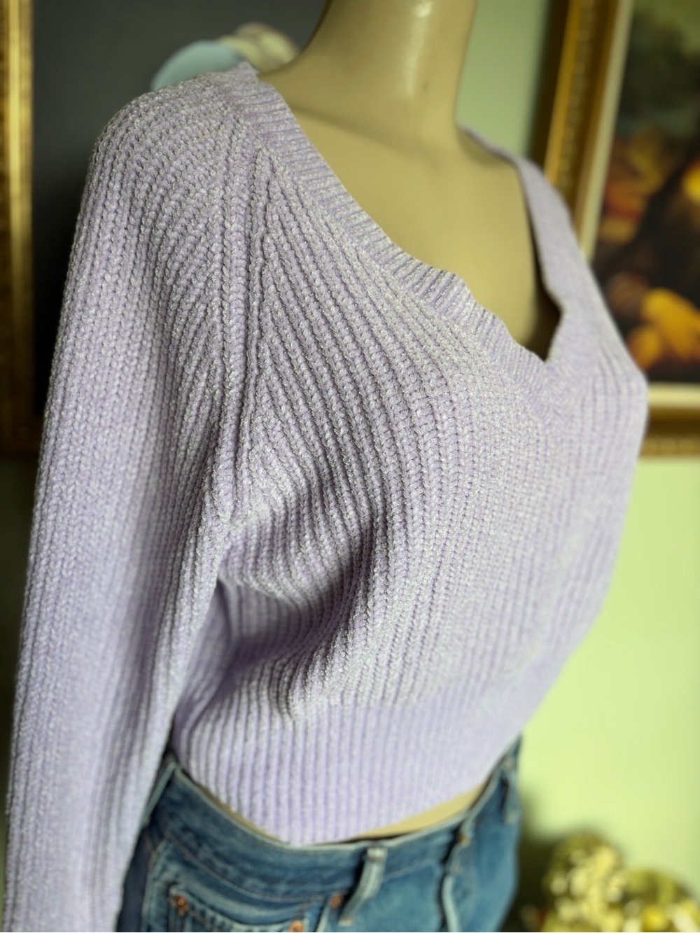 Urban Outfitters Light Lavender Woman’s V-Neck Cropped Soft Sweater Size XS - Picture 10 of 15
